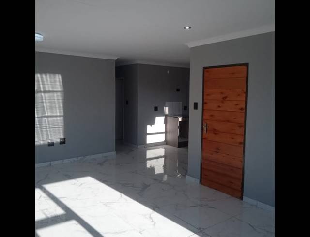 2 BEDROOM HOUSE FOR SALE IN SHARON PARK